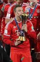 Fussball FIFA Klub WM 2013 FINALE:  JUBEL Xherdan Shaqiri (FC Bayern Muenchen) mit Pokal