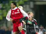 Fussball 1. Bundesliga Bayern-Koeln, Zweikampf