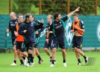 FUSSBALL 1. BUNDESLIGA: Training Werder Bremen mit Neuzugang Pizarro