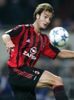 Fussball International UCL: Mailand, GILARDINO Einzelaktion am Ball