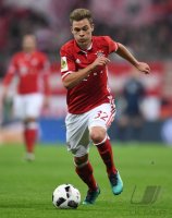 Fussball DFB Pokal 2. Runde 16/17: FC Bayern Muenchen - FC Augsburg