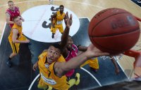 Basketball 1. Bundesliga 13/14:  Walter Tigers Tuebingen - Telekom Baskets Bonn