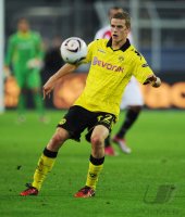 Fussball: Euroa League, Saison 2010/2011: Dortmund - Sevilla, BENDER am Ball
