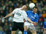 Fussball 1. Bundesliga: Bochum - Gladbach, Zweikampf