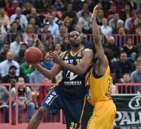 Basketball 1. Bundesliga 14/15 Hauptrunde:  Walter Tigers Tuebingen - Alba Berlin