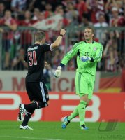 Fussball CHL  Saison 2011/2012:  JUBEL nach dem TOR zum 1:0 von Bastian Schweinsteiger mit Torwart Manuel Neuer (v. li., FC Bayern Muenchen)