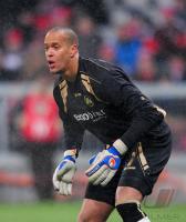 Fussball DFB Pokal :  Torwart Stephan Loboue (Spvgg  Greuther Fuerth)