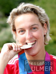 Steffi NERIUS mit ihrer Silbermedaille