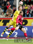 Fussball 1. Bundesliga: Leverkusen - Dortmund, Zweikampf