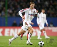 Fussball UEEA CUP: Leverkusen, ROLFES Einzelaktion