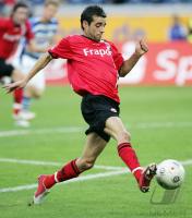 Fussball 1. Bundesliga: Frankfurt, COPADO Einzelaktion am Ball