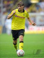 Fussball 1. Bundesliga  Saison 2010/2011: Borussia Dortmund, SCHMELZER am Ball