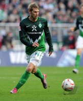 Fussball: 1. Bundesliga Saison 2010/2011: Bremen, HUNT am Ball