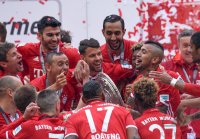Fussball 1. Bundesliga Saison 15/16: Der FC Bayern feiert seine 26. Deutsche Meisterschaft
