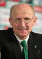 Fussball 1. Bundesliga, Saison 2011/2012: Pressekonferenz Werder Bremen zur Vertragsverlaengerung von Manager und Trainer