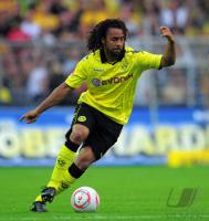 Fussball 1. Bundesliga  Saison 2010/2011: Borussia Dortmund, OWOMOYELA am Ball
