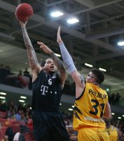 Basketball 1. Bundesliga 16/17 Hauptrunde: Walter Tigers Tuebingen -  Telekom Baskets Bonn