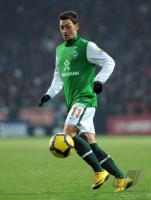 FUSSBALL, 1. BUNDESLIGA, 19. Spieltag: Bremen, OEZIL Einzelaktion