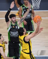 Basketball 2. Bundesliga 2021/2022: Tigers Tuebingen - ROEMERSTROM Gladiators Trier