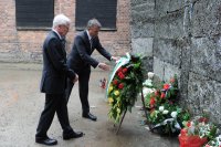Fussball: DFB Delegation besucht KZ in Auschwitz, 01.06.2012