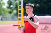 Leichtathletik: Hochspringen Lukas Gaertner (TV Rottenburg) trainiert im Rottenburger Hohenberstadion