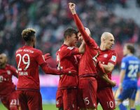 Fussball 1. Bundesliga Saison 15/16: JUBEL FC Bayern Muenchen