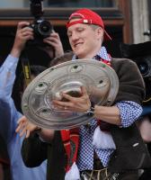 Fussball 1. Bundesliga :  JUBEL  SCHWEINSTEIGER   (FC Bayern Muenchen)