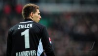 Fussball 1. Bundesliga, Saison 2011/2012: Torwart Ron Robert Zieler (Hannover 96)