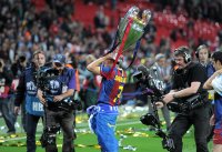 Fussball Champions League Finale 2011: Jubel mit Pokal David Villa (Barca)