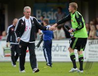 Fussball 1. Bundesliga : Trainer Jupp Heynckes mit  Torwart Lukas Raeder (v. li., FC Bayern Muenchen)