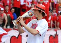 Fussball 1. Bundesliga : Jubel mit Bier Holger Badstuber (FCB)