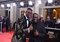 Fussball International  FIFA Ballon d Or 2015: Paul Pogba (li, Juventus Turin / Frankreich)