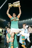 DFB Pokal Finale: Bremen - Aachen, Jubel Ailton mit Pokal
