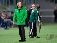 Fussball Europa League Saison 2012/2013: Trainer Lucien Favre (Borussia Moenchengladbach) enttaeuscht