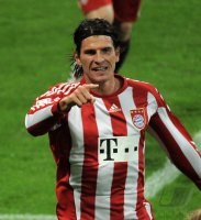 Fussball 1. Bundesliga : JUBEL nach dem TOR zum 1:0 Mario Gomez (FC Bayern Muenchen)