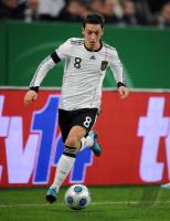 Fussball, International, Freundschaftsspiel: Deutschland, OEZIL am Ball