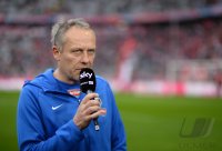 Fussball  1. Bundesliga  13/14: Trainer Christian Streich (SC Freiburg)