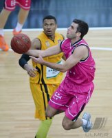 Basketball 1. Bundesliga 13/14:  Walter Tigers Tuebingen - Telekom Baskets Bonn
