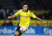 Fussball: 1. Bundesliga Saison 2010/2011: Dortmund, HUMMELS Einzelaktion