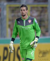 Fussball DFB Pokal 2. Runde 13/14: Torwart Thorsten Kirschbaum (VfB Stuttgart)