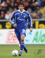 Fussball 1. Bundesliga: Schalke, KURANYI Einzelaktion