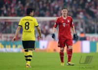 FUSSBALL DFB POKAL  Saison 2012/2013:  Bastian Schweinsteiger (FC Bayern Muenchen) und Ilkay Guendogan (Borussia Dortmund)