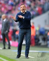 Fussball 1. Bundesliga Saison 15/16: FC Bayern Muenchen -  FC Schalke 04