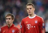 Fussball CHL&Acirc;&nbsp; Saison 12/13: Lahm (FC Bayern Muenchen) und Torwart  Neuer (FC Bayern Muenchen)