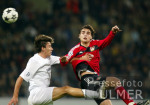 Fussball UCL: Leverkusen - Piraeus,  Zweikampf