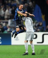 Fussball Champions League  Saison 2010/2011: JUBEL Lucio, Julio Cesar (v.li., Inter)