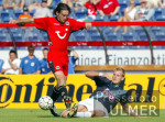 Fussball Bundesliga: Hannover 96 - 1860 Muenchen, Zweikampf