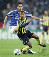 Fussball Champions League: Schalke - Istanbul, Zweikampf