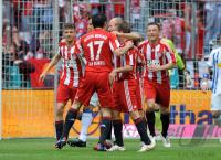 Fussball 1. Bundesliga: Thomas Mueller, Mark van Bommel, Arjen Robben, Diego Contento (v.li., FCB)
