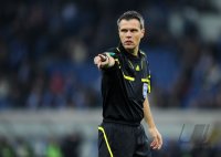 Fussball 1. Bundesliga : Schiri Michael Weiner